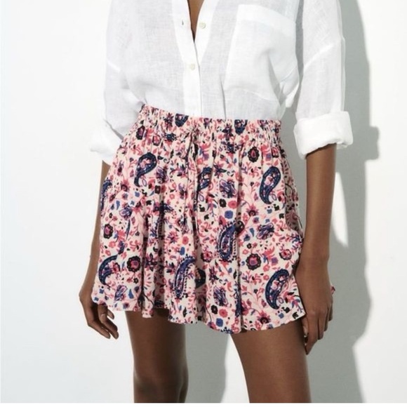 Like new Zara paisley mini flutter skirt - Picture 2 of 6